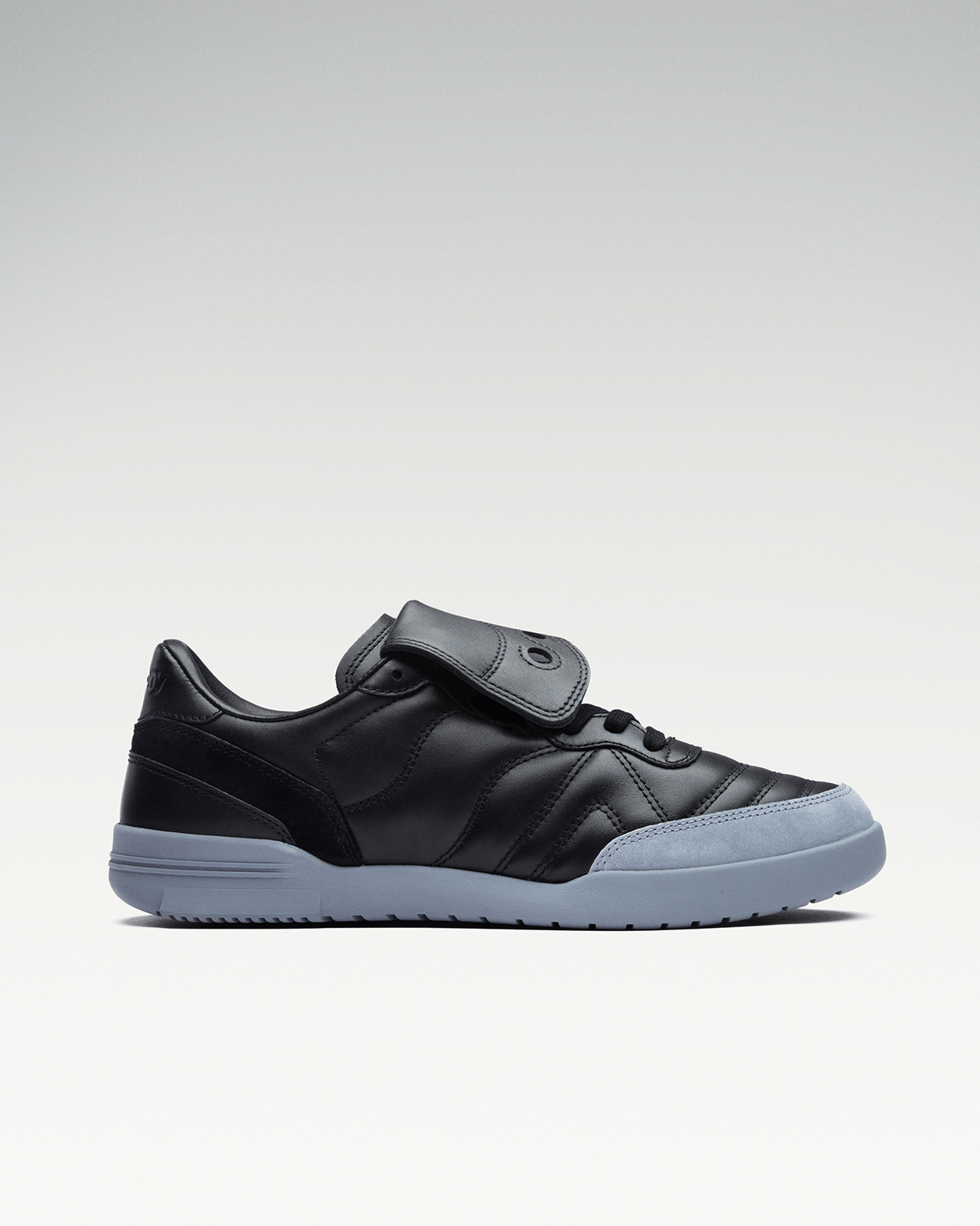 S70914-1_586i S_BLACK_FLINT_01.jpg