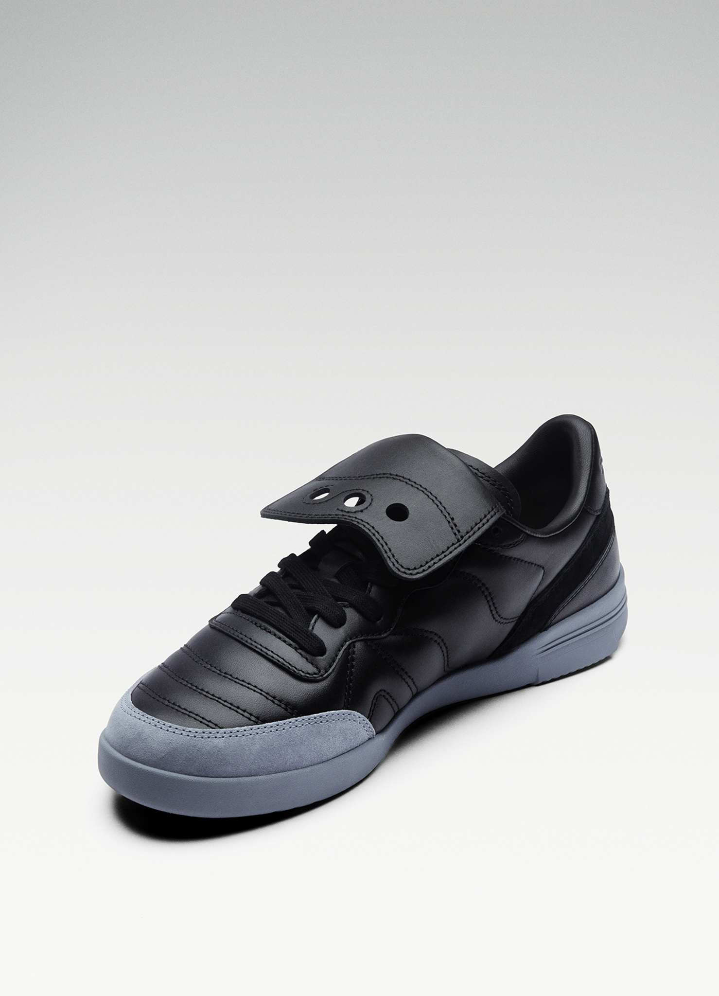 S70914-1_586i S_BLACK_FLINT_03.jpg