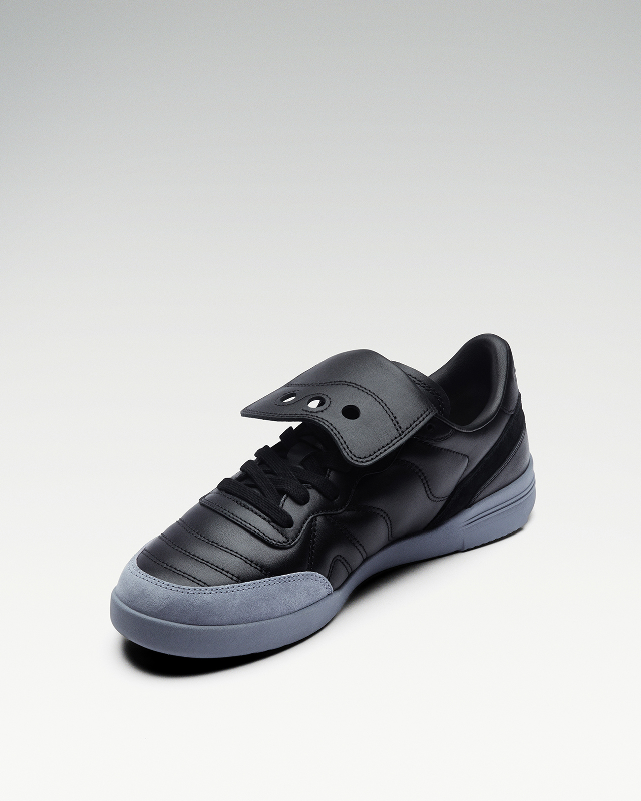 S70914-1_586i S_BLACK_FLINT_03.jpg