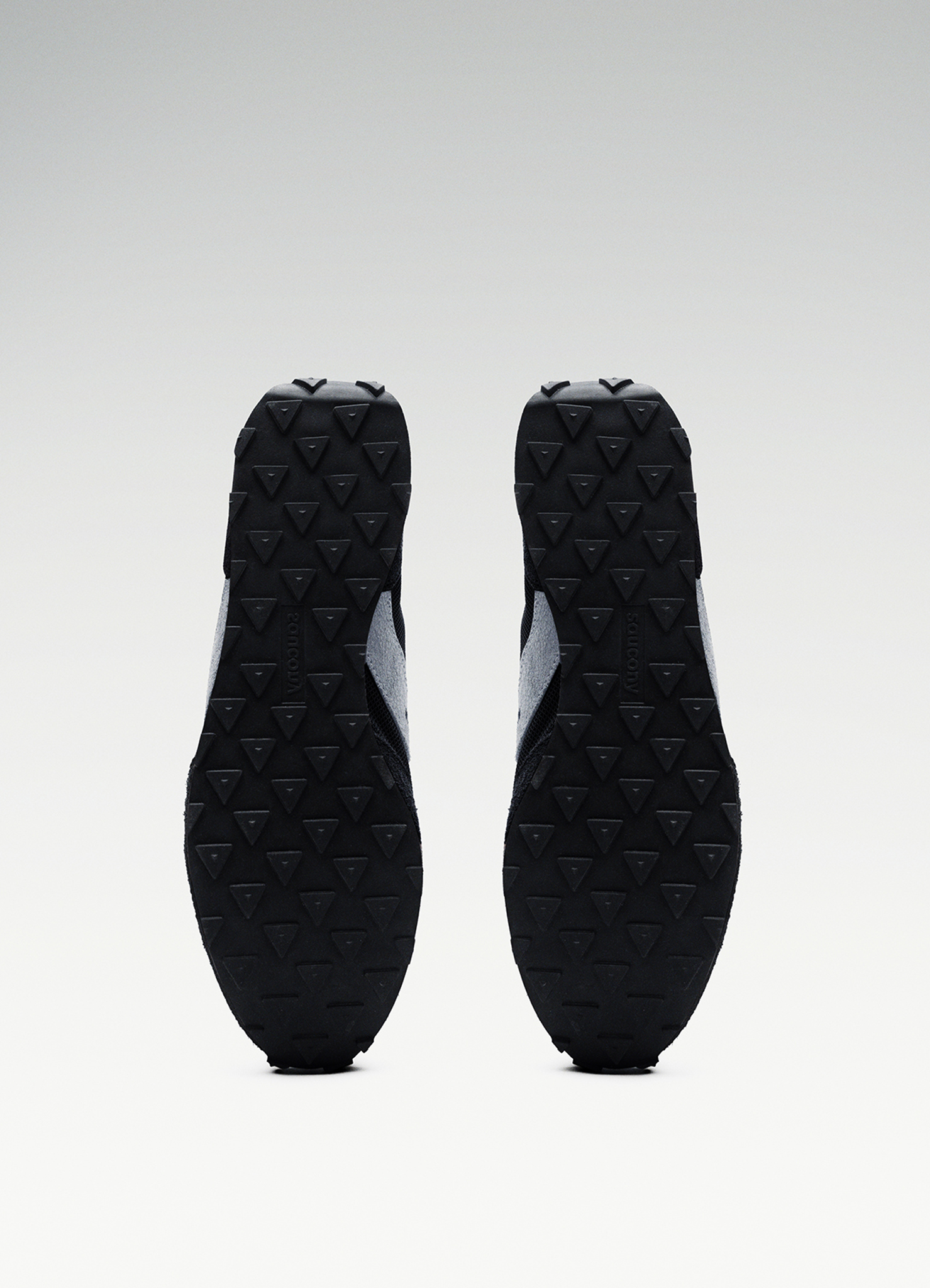 S70916-1_GRIPPER S_BLACK_05.jpg